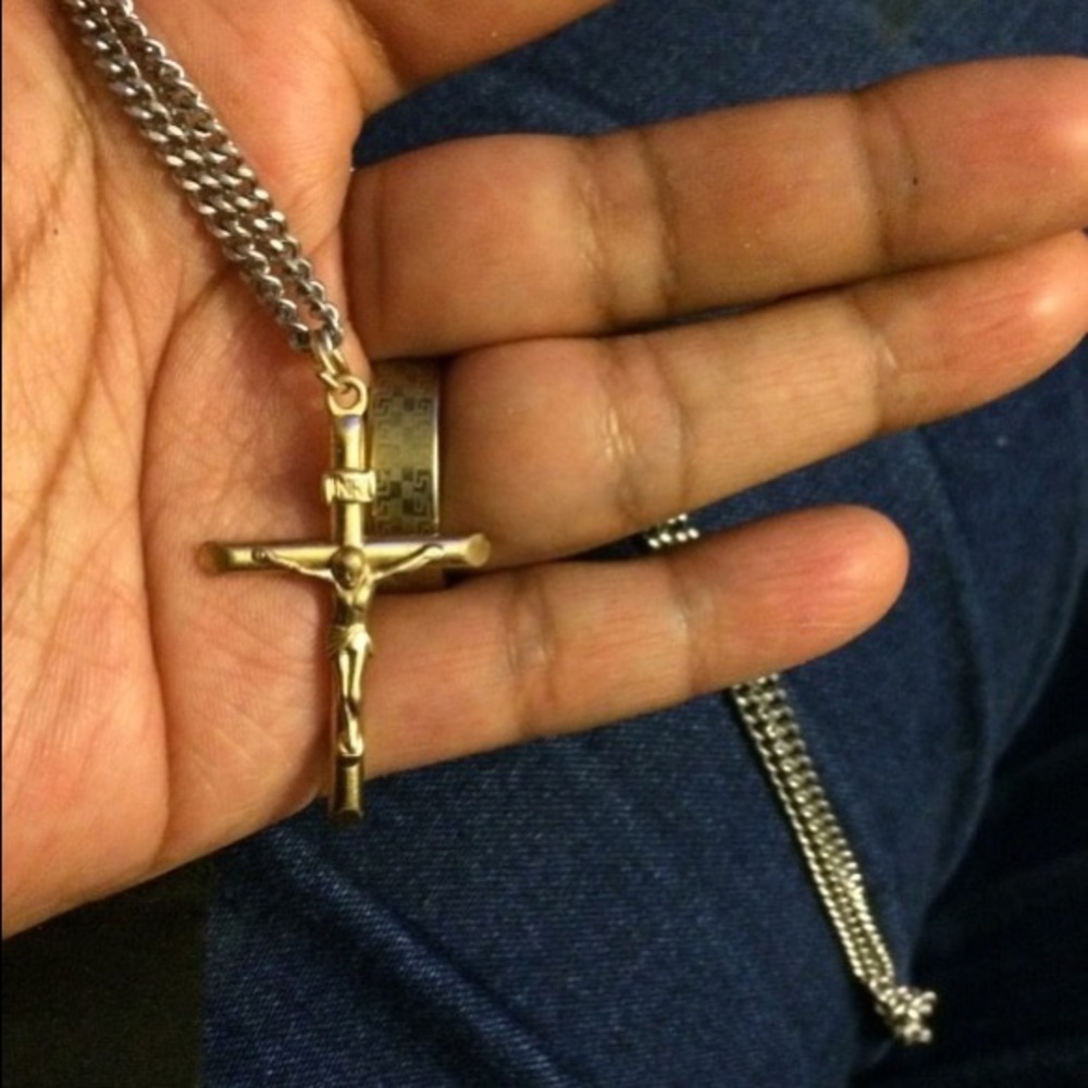 Crucification cross necklace 14kt